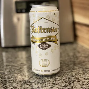 Oooooo i just found my new fav beer!! It's actually supposed to go into my chili beans i'm making but idk if i can stop drinking it!! ;)