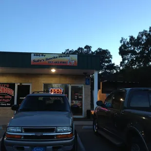 the outside of the restaurant