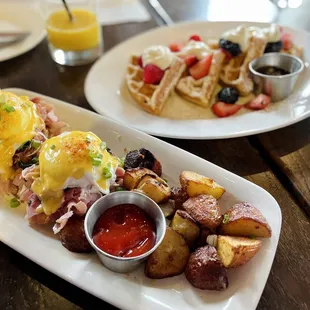 Prosciutto Cotto Egg Benedict, Waffle with berries