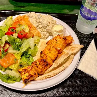 Loved the chicken kabob, was tender and juicy! Hummus and salad were fresh and tasty!