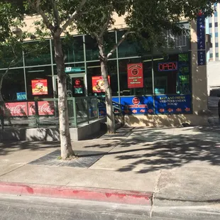 the outside of a restaurant