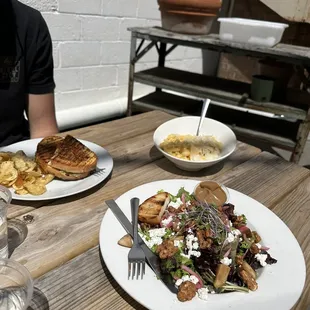 Pear salad; sandwich; Mac and cheese