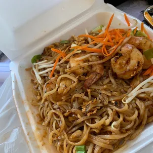 Shrimp pad Thai.  Soooo good