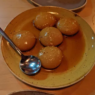 Sweet Sticky Rice Cakes