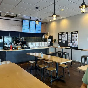the interior of a fast food restaurant