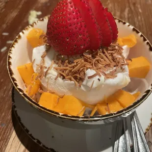 Mango sticky butterfly rice and coconut ice cream