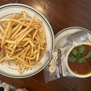 Chili and fries