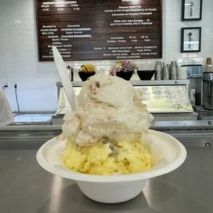 Double Scoop - Lemon poppy seed &amp; Ooey gooey buttercake