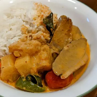 Roasted Duck in Red Pineapple Curry (Kang Ped Ped Yang)