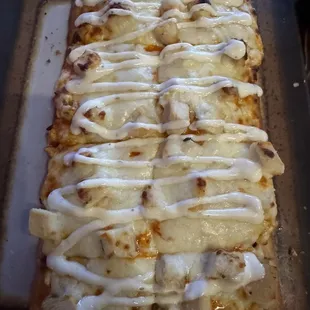 Buffalo chicken flatbread.