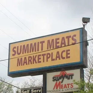 a sign for summit meats marketplace