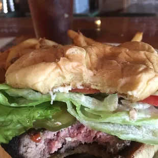 Flat top burger with a great crisp and fresh veggies.