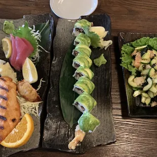 2 item bento, Mini Walnut Maki, seafood sunomono