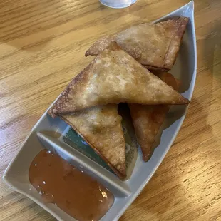 Crab Rangoons // ig: @sandyeatslocal
