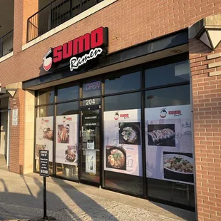 the outside of a restaurant