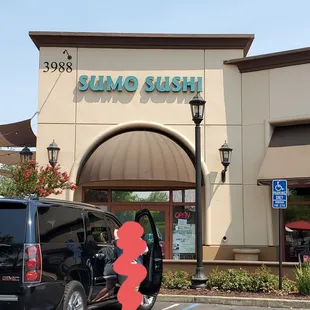 Exterior of Sumo Sushi off of Douglas Blvd, Roseville, CA.
