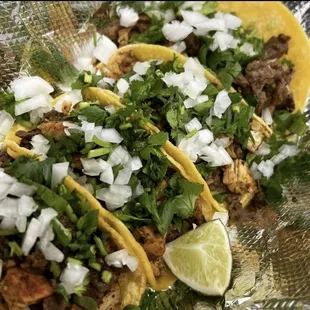 Chicken and asada taco