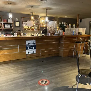 Bar / check out counter