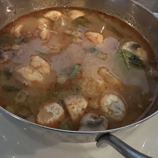 Sumran Tom Yum Hot Pot