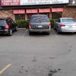 The outside of Sun China Restaurant.