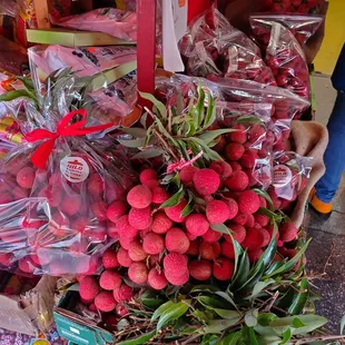 And that&apos;s why I came down to Chinatown! For dat deeeeeeeeeelicious lychee!
