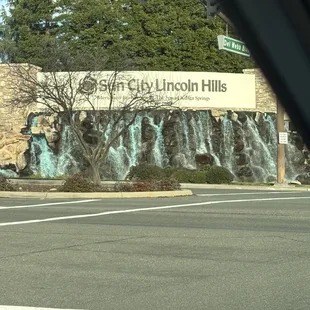 Love the blue coming out of the water fountain so pretty