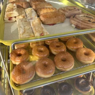 Strawberry &amp; cream cheese puff