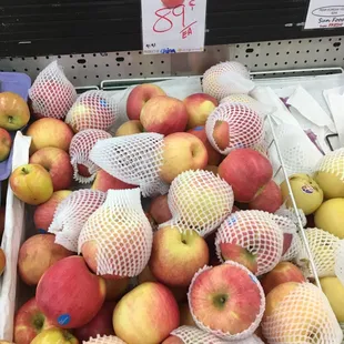Didn't know Chinese apples existed...
