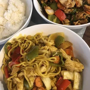 Chicken Lo Mein