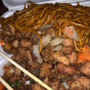 Black pepper chicken and lo mein are awesome! 4/5 stars!