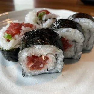 Spicy tuna roll