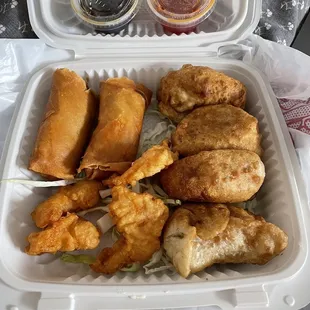 Ordered the appetizer combo, tasty and plentiful!