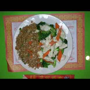 Chicken And Broccoli With White Sauce