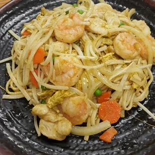Singapore noodles with chicken and shrimp