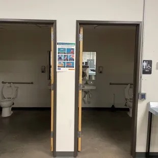 Very clean bathrooms