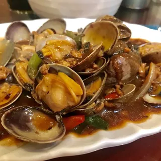 Fresh Small Clams And Pork Meat Soup