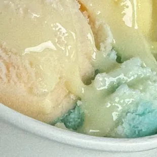Free condensed milk topping with Yelp check in but it&apos;s yummy without