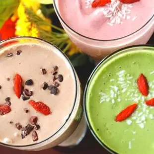 Suncafe dairy free cashew shakes: kale, raw chocolate, and strawberry