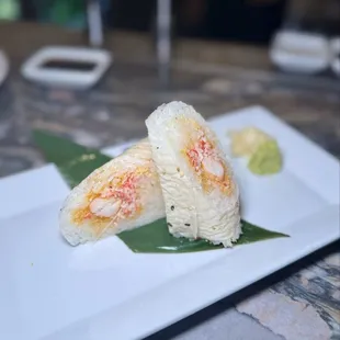 Baked snow crab hand roll