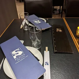 Simple classy presentation at table