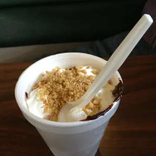 Hot fudge sundae.