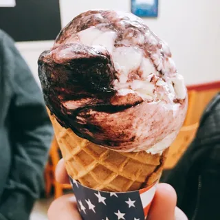 1 Pint Black Raspberry Cheesecake