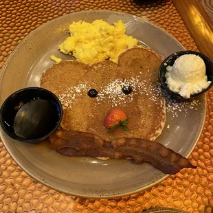 Keiki breakfast: 1 egg, 1 pancake, 1 meat