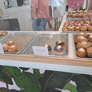 interior, donuts