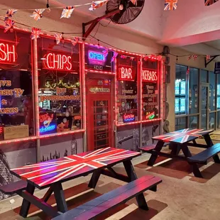 the outside of a restaurant
