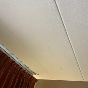 Crackled ceiling