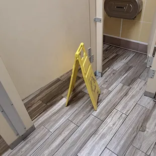 A caution sign yay! Lol