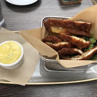 Panko-Crusted Crispy Calamari