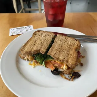 Hibiscus tea and Southwest Delight sandwich sans black beans and jalapeño.