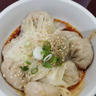 Pork Wontons with Spicy Sauce